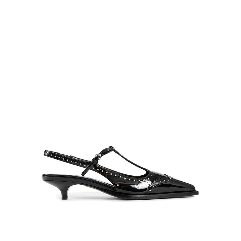 Décolleté Miu Miu in vitello nero con tacco medio