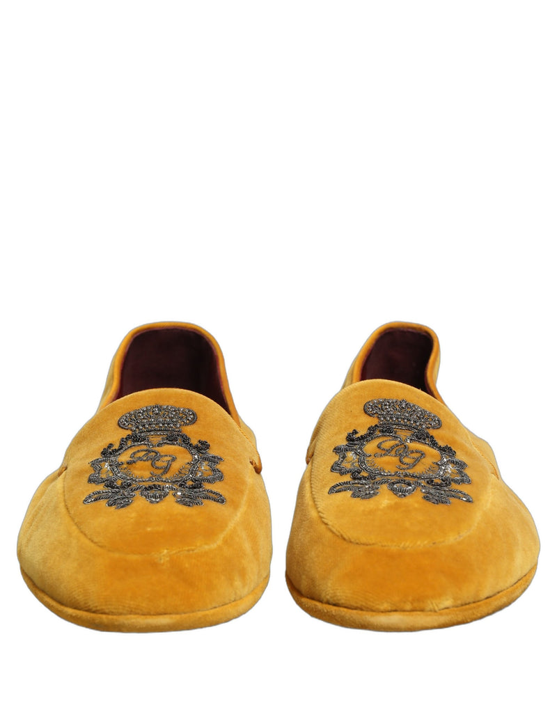 Mocassins en velours jaune brodés d’une couronne Dolce & Gabbana