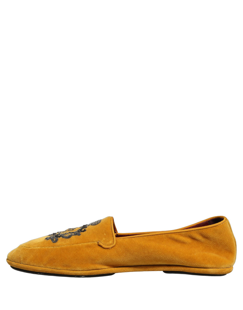 Mocassins en velours jaune brodés d’une couronne Dolce & Gabbana