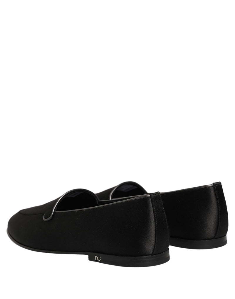 Mocassins baixos pretos de cetim, sem cadarço, com logotipo Dolce & Gabbana