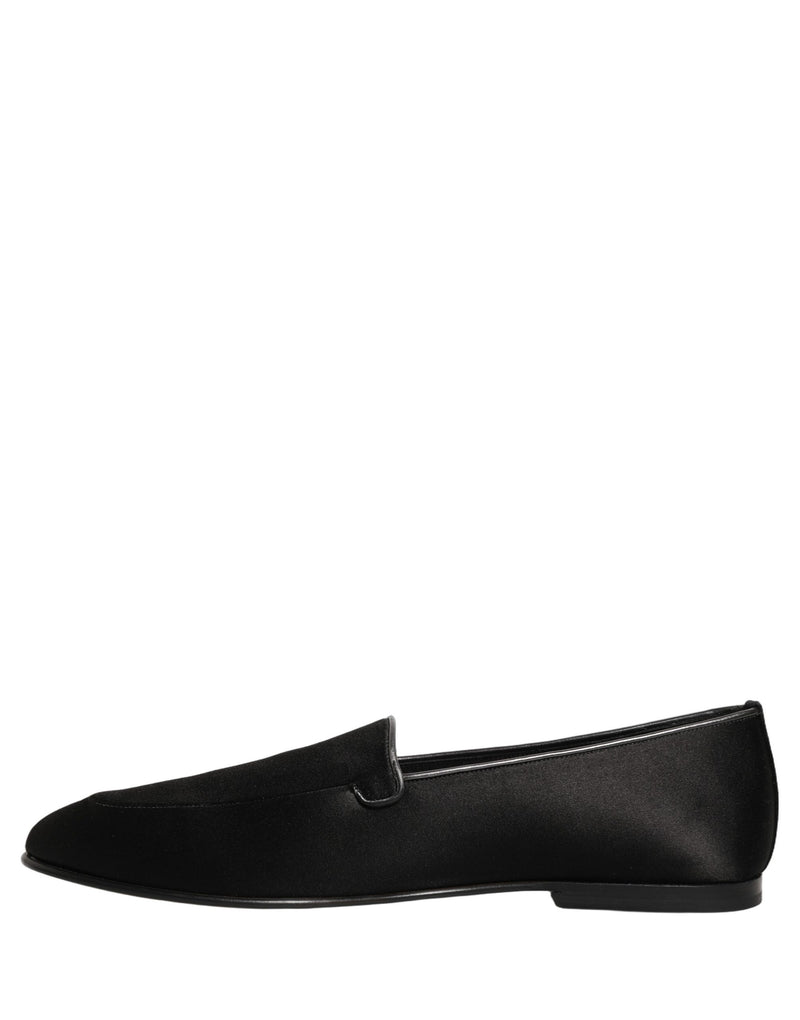 Mocassins baixos pretos de cetim, sem cadarço, com logotipo Dolce & Gabbana