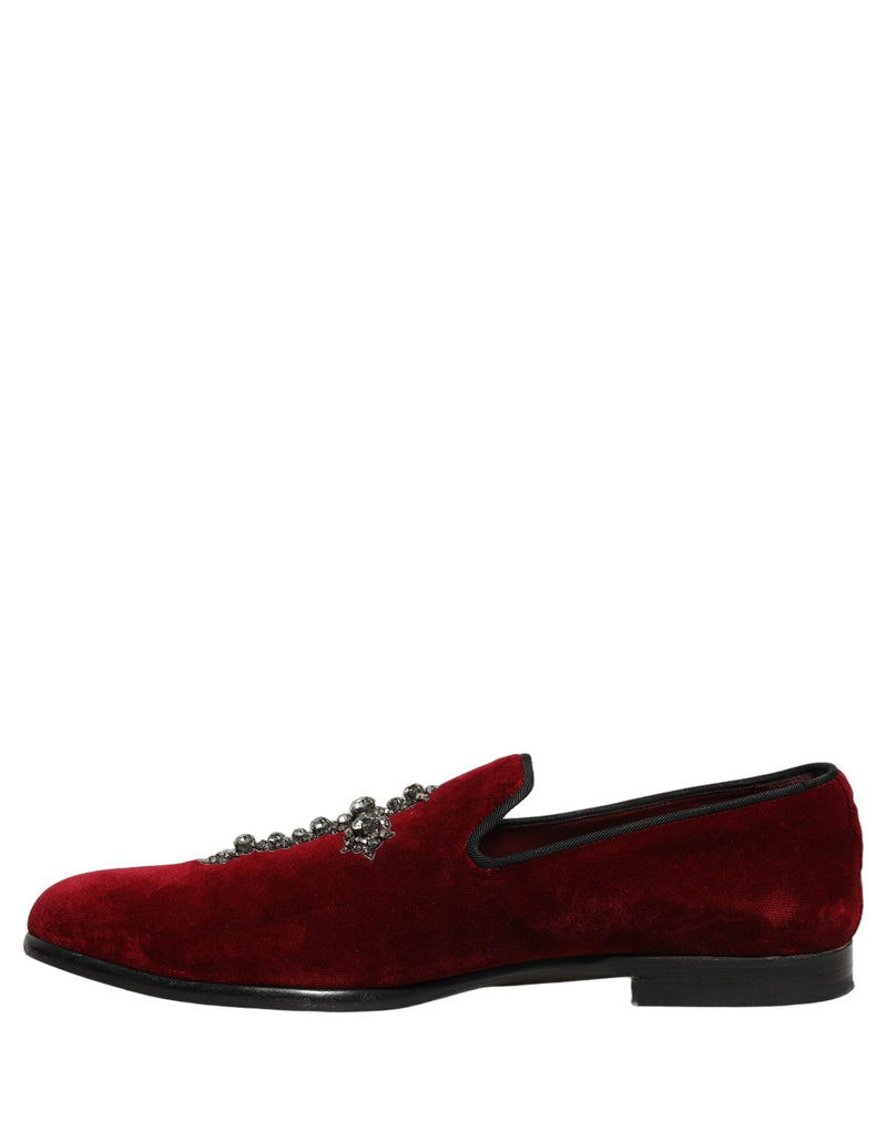 Sapatos mocassins sociais slip-on de camurça vinho com detalhe cruzado Dolce & Gabbana