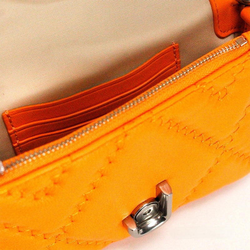 Bolso bandolera convertible mini de piel acolchada con efecto desgastado The J Marc de Marc Jacobs