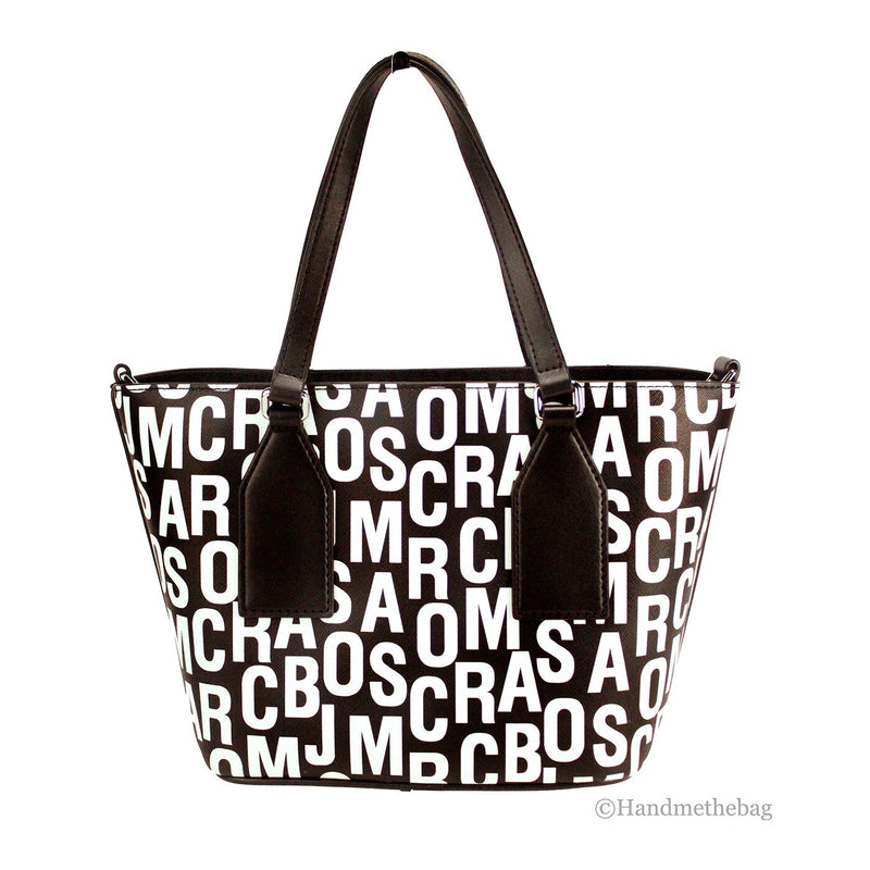 Bolso tote bandolera pequeño de piel Saffiano negra con estampado de monograma blanco de Marc Jacobs