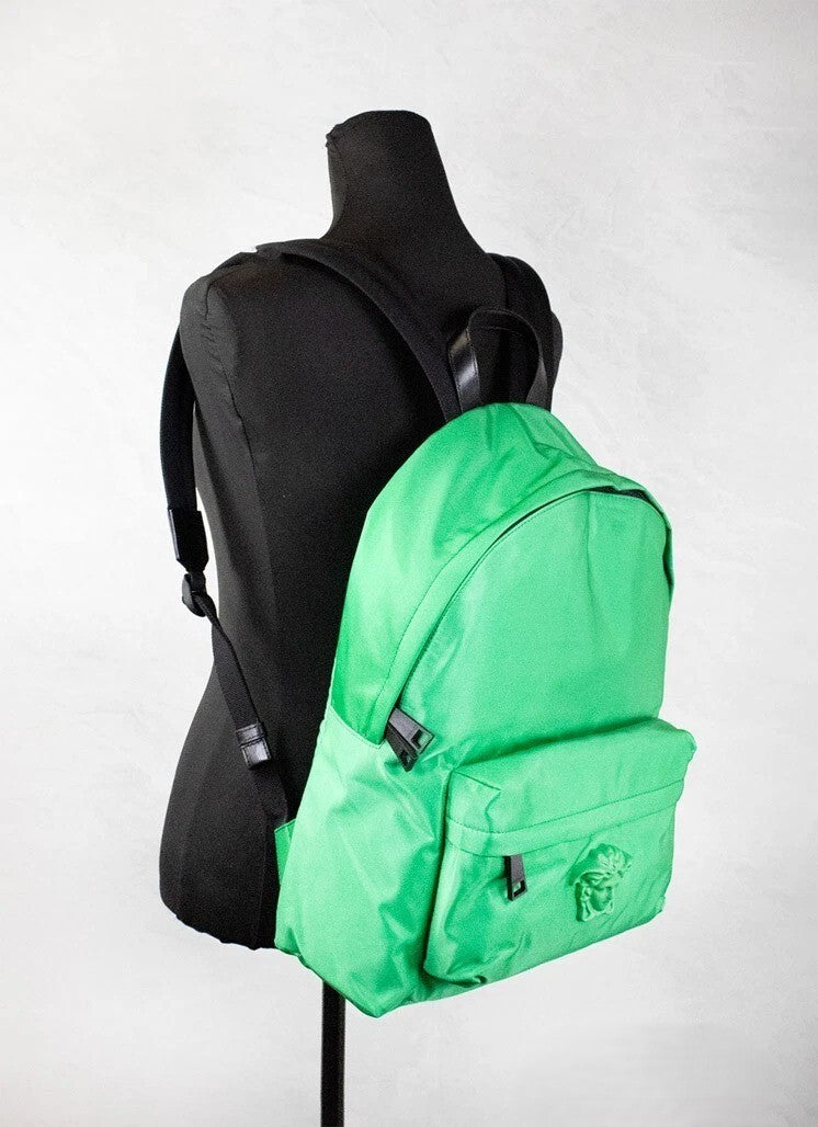 Mochila bandolera grande de nailon verde brillante con Medusa de Versace