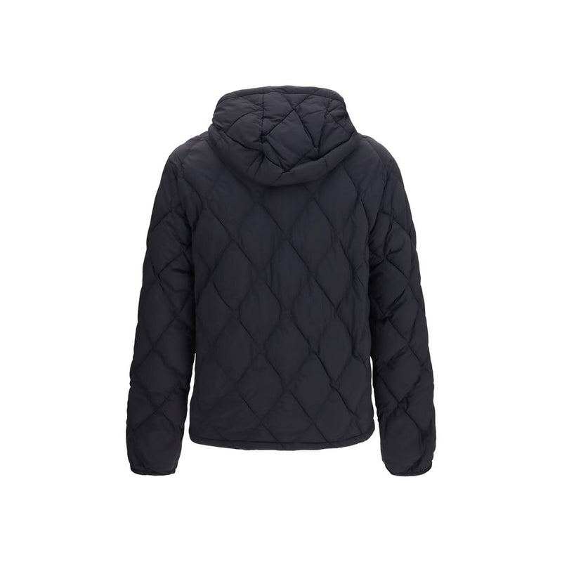 Burberry Black Nylon Shell Jacket for men – detailed view of the water-resistant black nylon shell, Check quilting, and two-way zip fastening. Burberry Black Nylon Shell Jacket for mens.