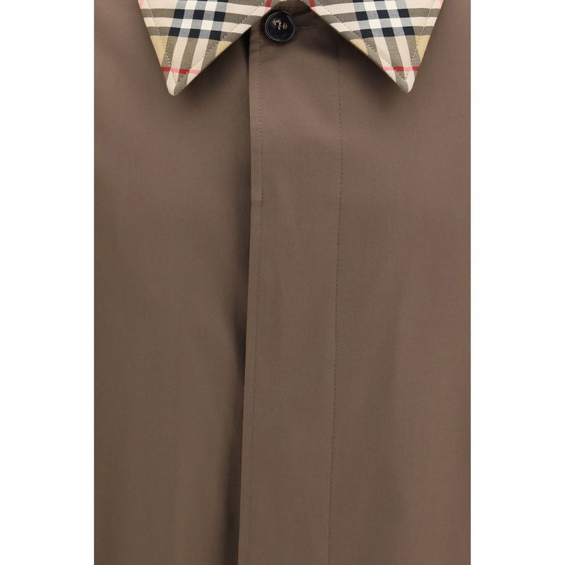 Burberry Brown Cotton Coat - Men's Coat | Tottenham Cotton Gabardine Check Collar, close-up of the brown cotton gabardine fabric, concealed front fastening, and Burberry Check collar.