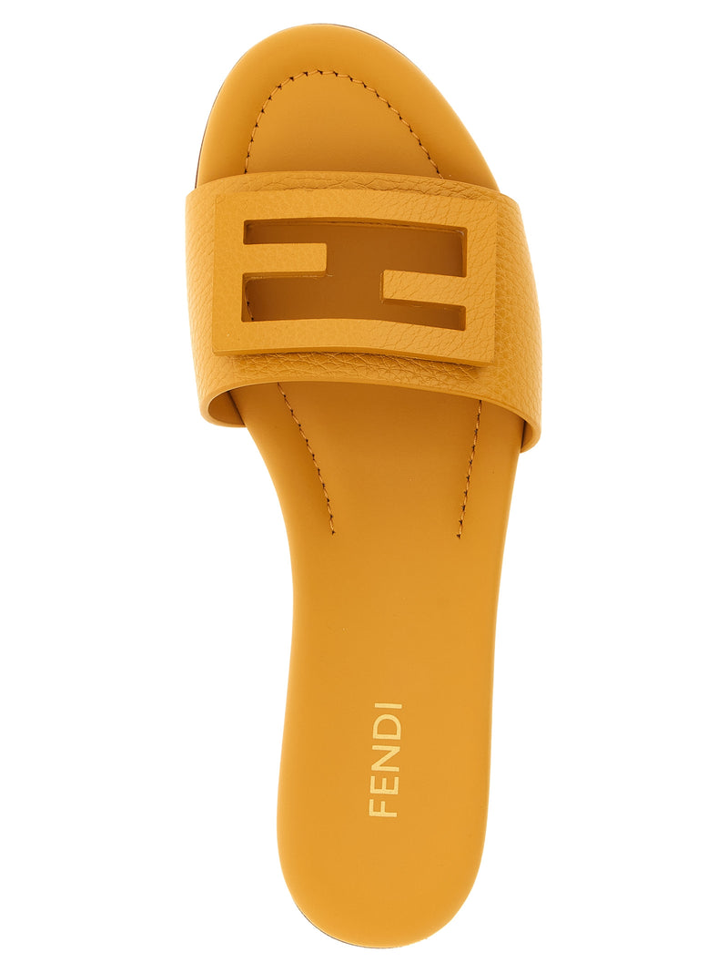 Sandalias deslizantes de piel de becerro multicolor de Fendi