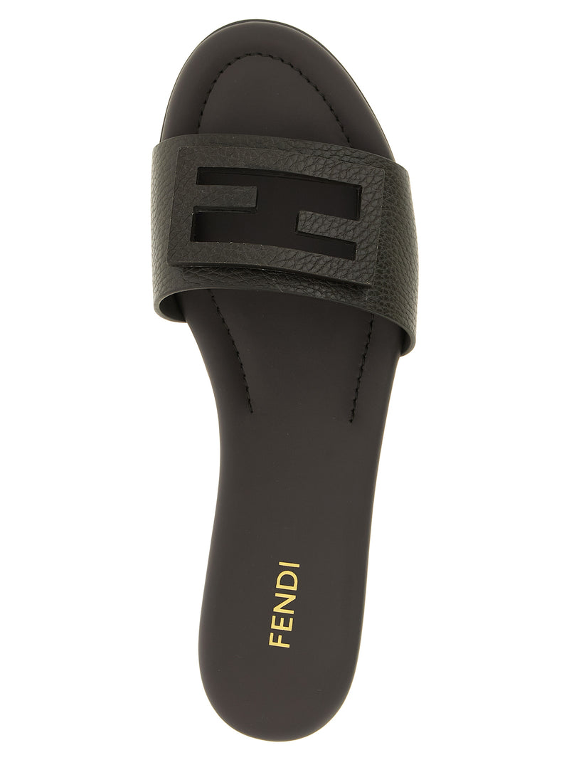 Ciabatte Fendi in pelle di vitello marrone