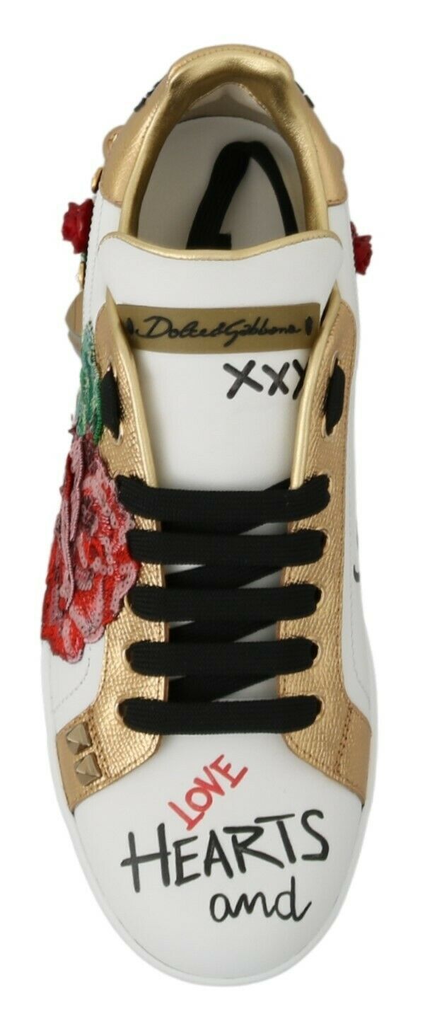 Tênis feminino branco Dolce & Gabbana com rosas e cristais bordados com paetês