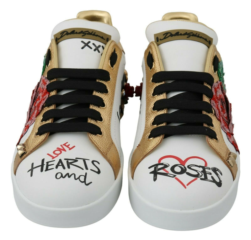 Tênis feminino branco Dolce & Gabbana com rosas e cristais bordados com paetês