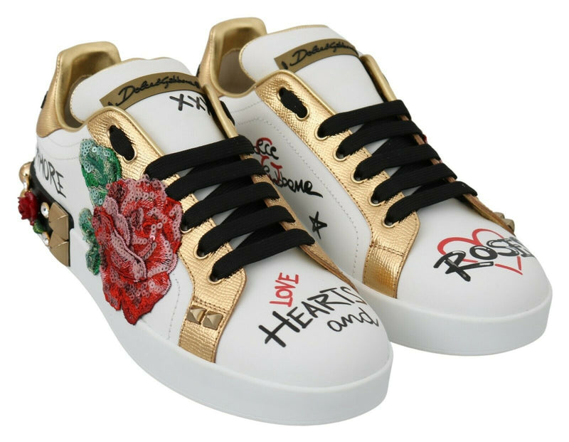 Tênis feminino branco Dolce & Gabbana com rosas e cristais bordados com paetês