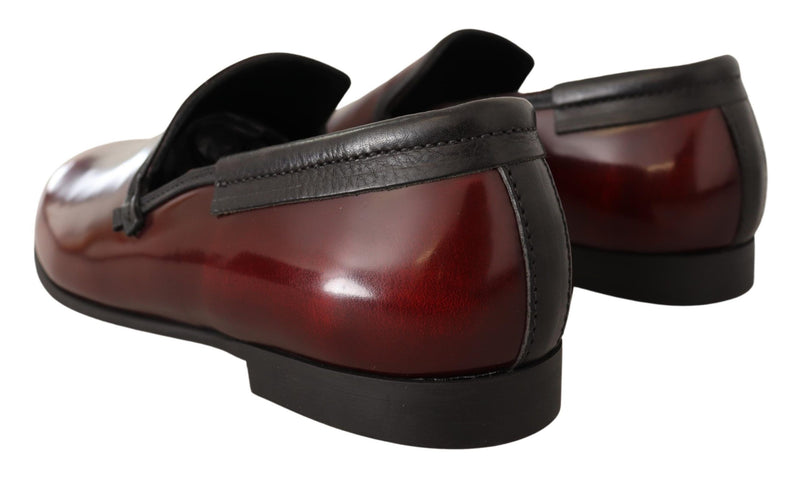 Sapatos sociais tipo loafer de couro envernizado bordô Dolce & Gabbana