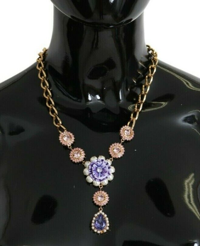 Pendientes colgantes de latón rosa dorado con cristales y perlas moradas de Dolce & Gabbana