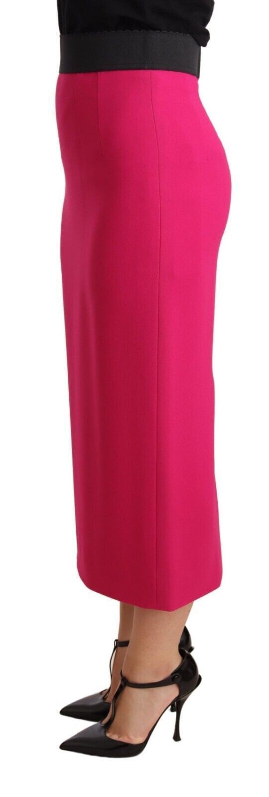 Saia Dolce & Gabbana rosa, reta, modelo lápis e cintura alta, de tecido stretch