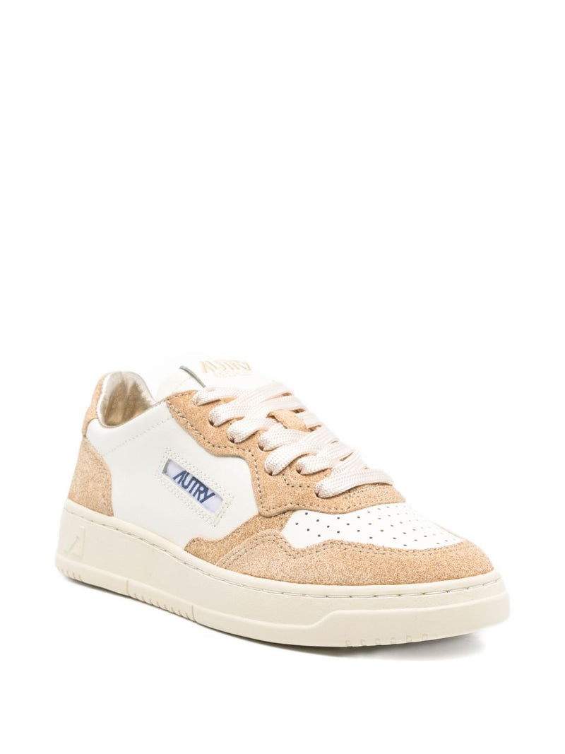 Autry MEDALIST LOW SNEAKERS | Urbalenti™ NYC
