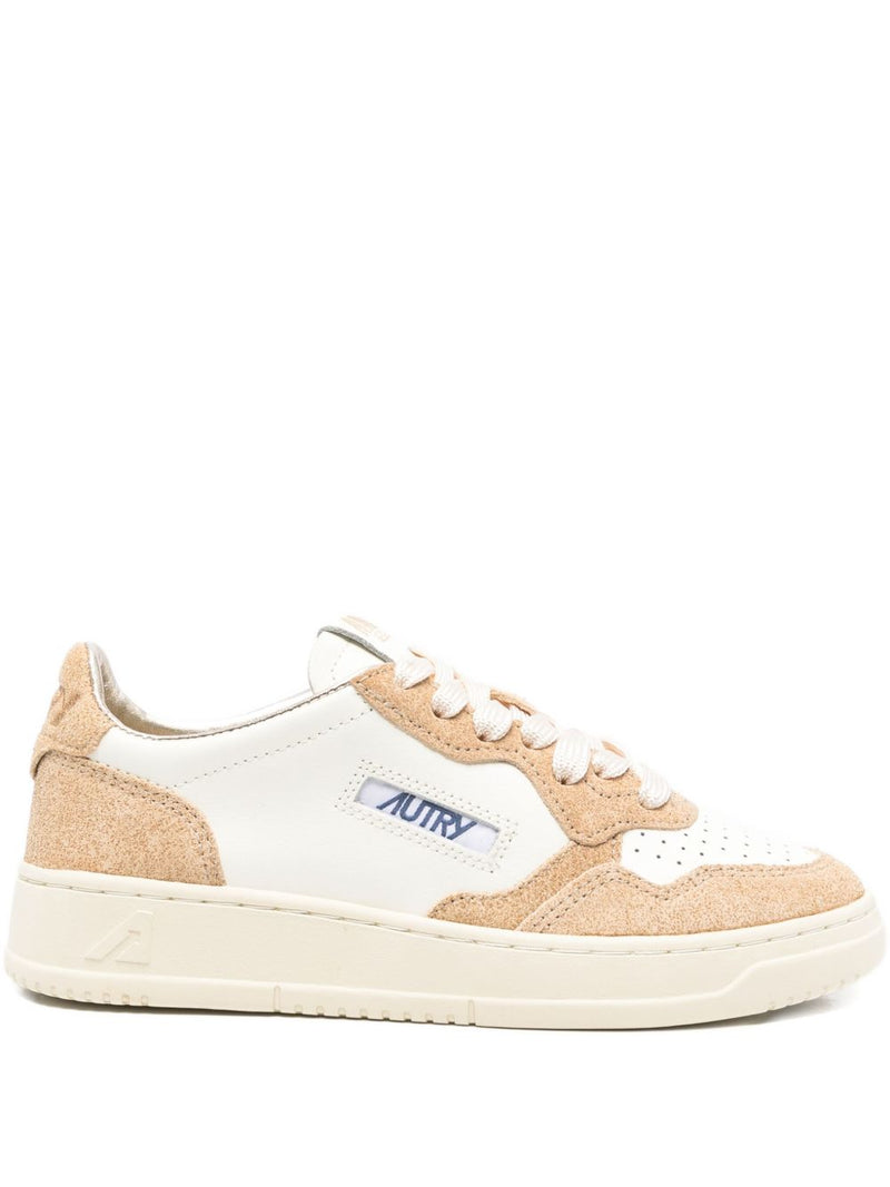 Autry MEDALIST LOW SNEAKERS | Urbalenti™ NYC