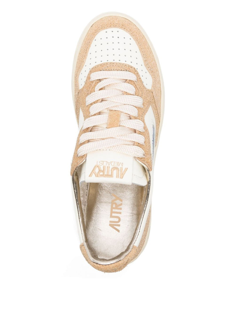Autry MEDALIST LOW SNEAKERS | Urbalenti™ NYC
