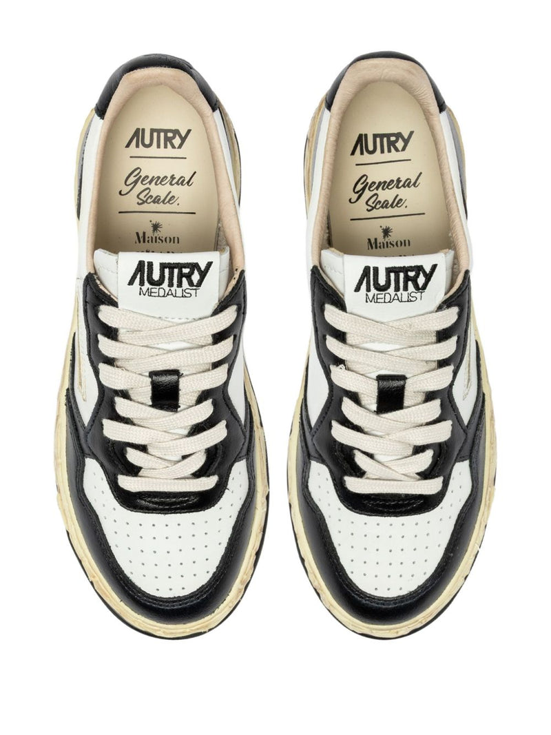 Autry X MAISON MIHARA YASUHIRO Autry X MAISON MIHARA YASUHIRO MEDALIST LOW SUPER VINTAGE SNEAKERS