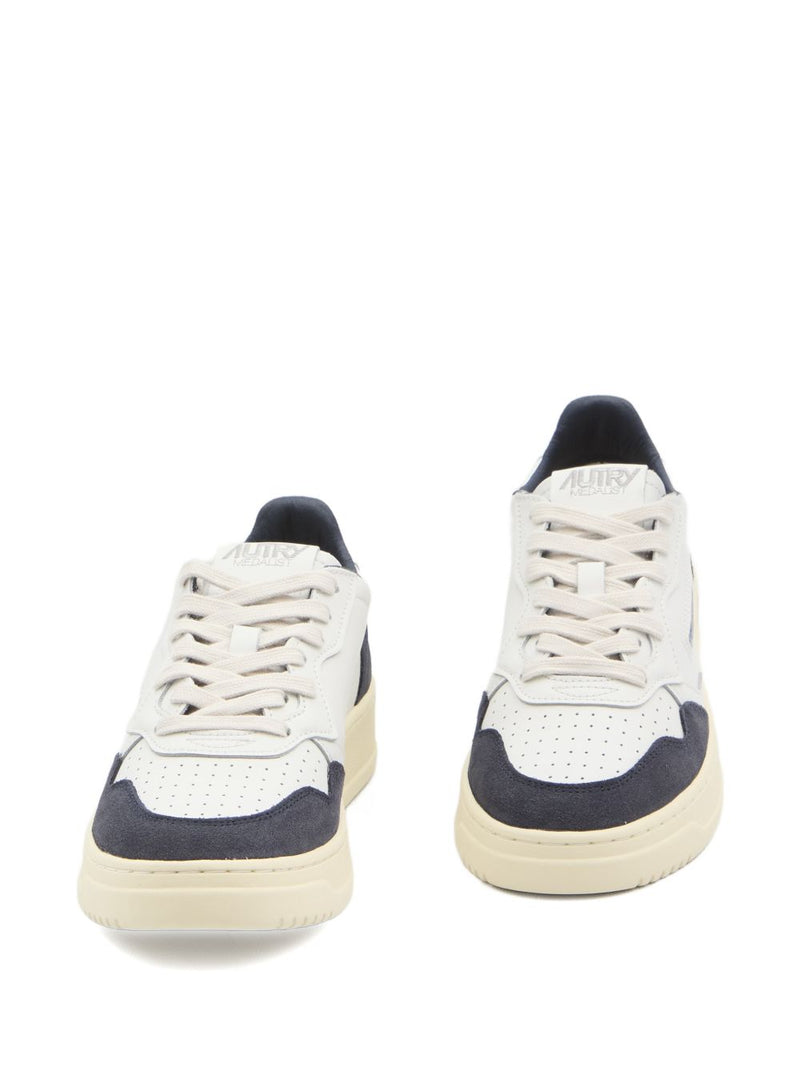 Autry MEDALIST LOW SNEAKERS | Urbalenti™ NYC