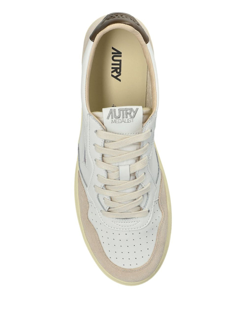 Autry MEDALIST LOW SNEAKERS | Urbalenti™ NYC