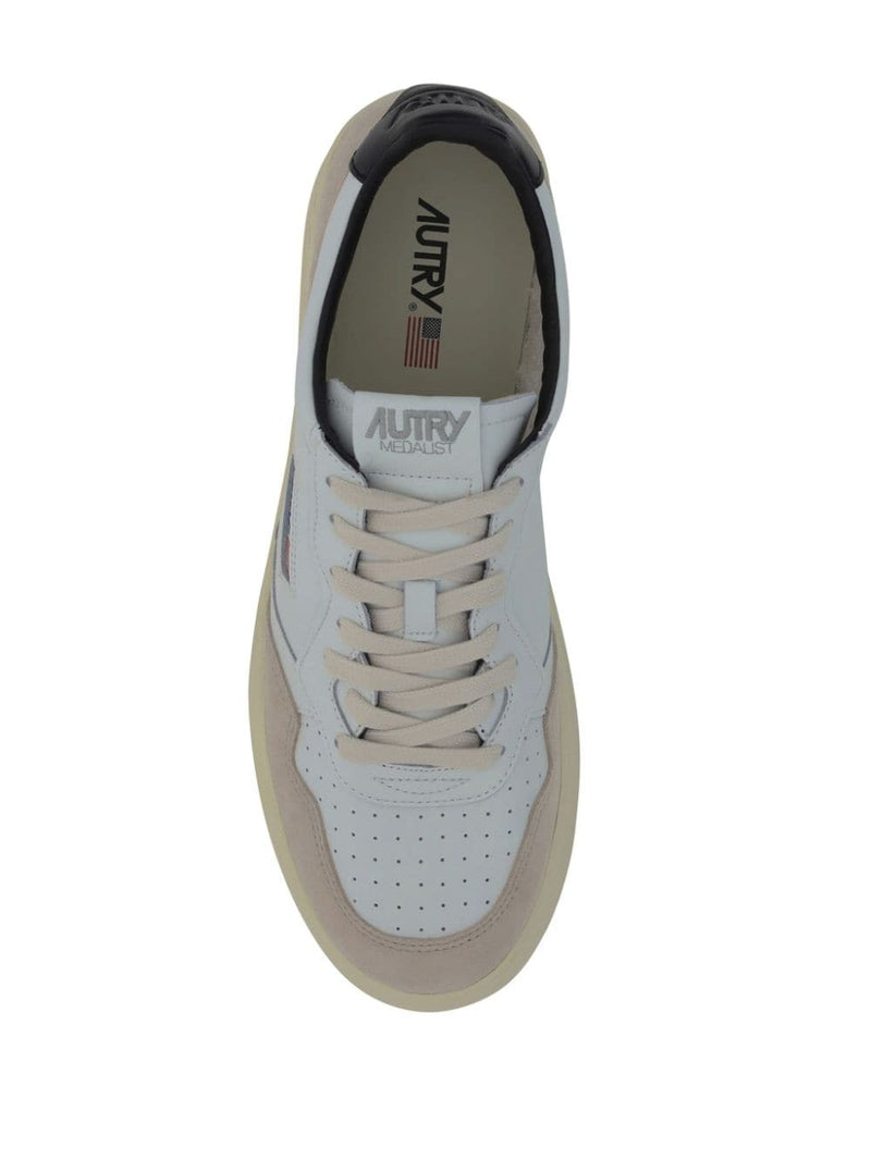 Autry MEDALIST LOW SNEAKERS | Urbalenti™ NYC