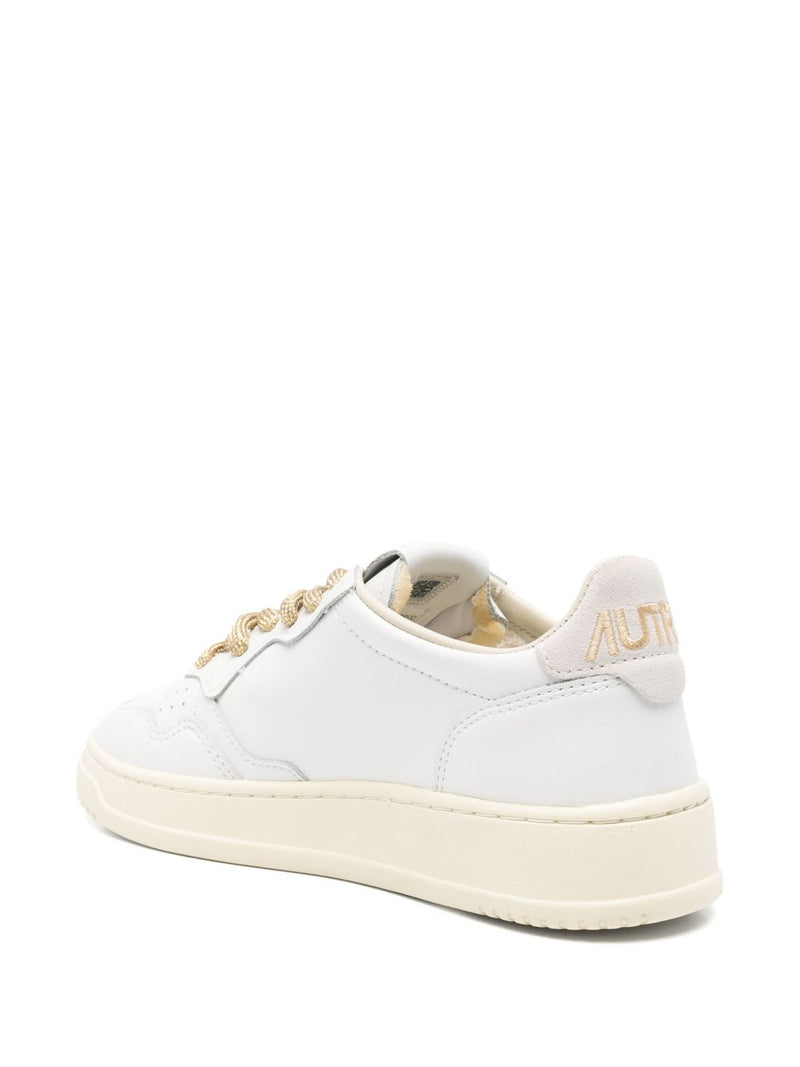 Autry MEDALIST LOW SNEAKERS IN WHITE LEATHER | Urbalenti™ NYC