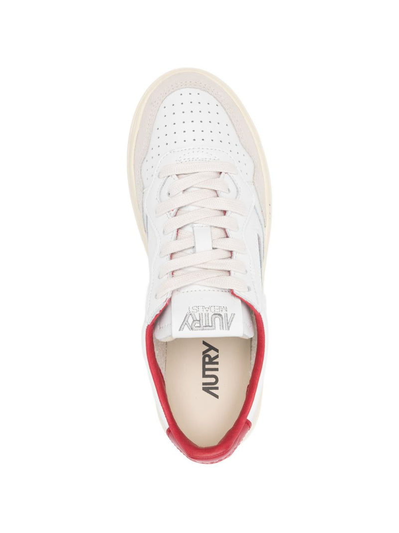 Autry MEDALIST LOW SNEAKERS IN WHITE AND RED LEATHER WITH LETTERING | Urbalenti™ NYC