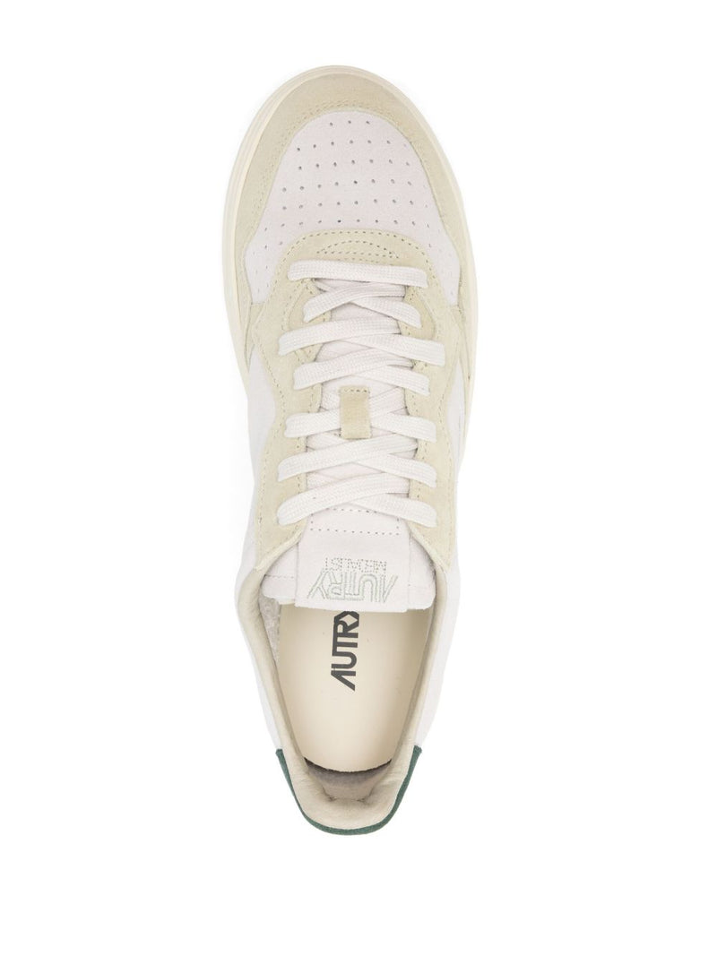 Autry MEDALIST LOW SNEAKERS | Urbalenti™ NYC