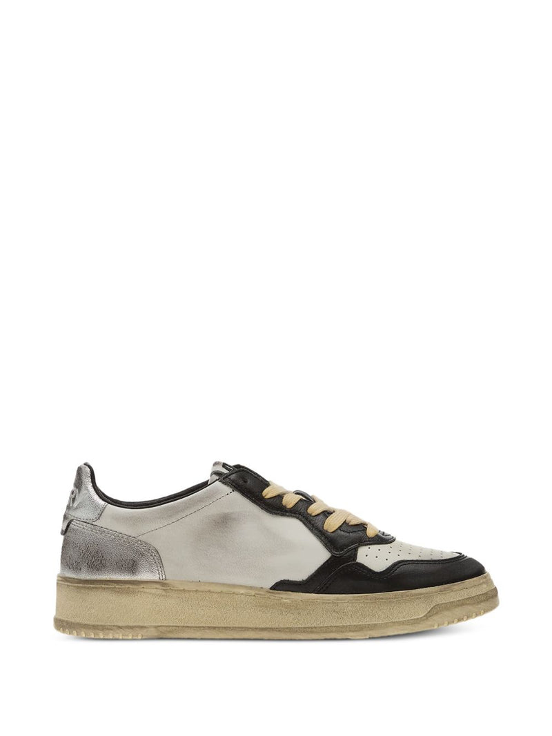 Autry Medalist Super Vintage Low sneakers | Urbalenti™ NYC