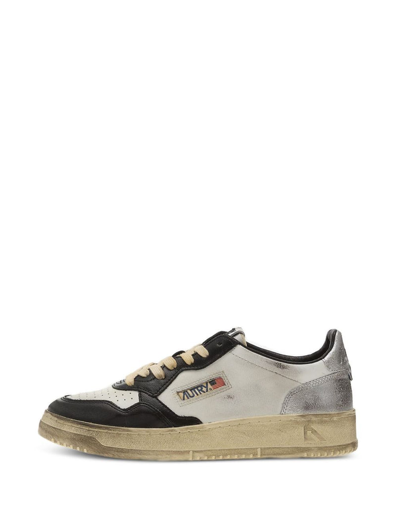 Autry Medalist Super Vintage Low sneakers | Urbalenti™ NYC