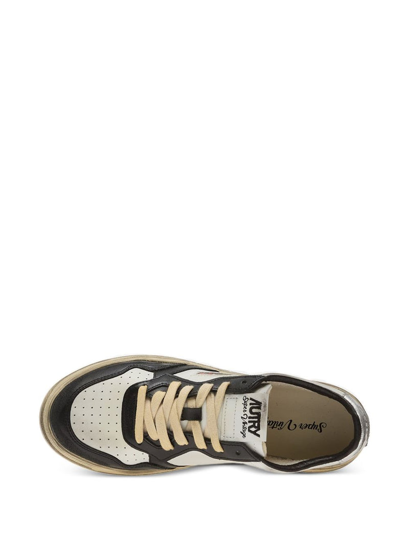 Autry Medalist Super Vintage Low sneakers | Urbalenti™ NYC