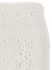 Close-up of the intricate lace pattern on the waistband of the Burberry Lace Skirt, designed for stylish comfort and timeless luxury. A must-have for Spring - Summer 2023. LDin, Women, Women > Clothing, Women > Clothing > Skirts, Yes Eu, Burberry Lace Skirt.