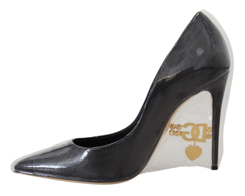 Zapatos de tacón negros de cuero de Dolce & Gabbana envueltos en plástico
