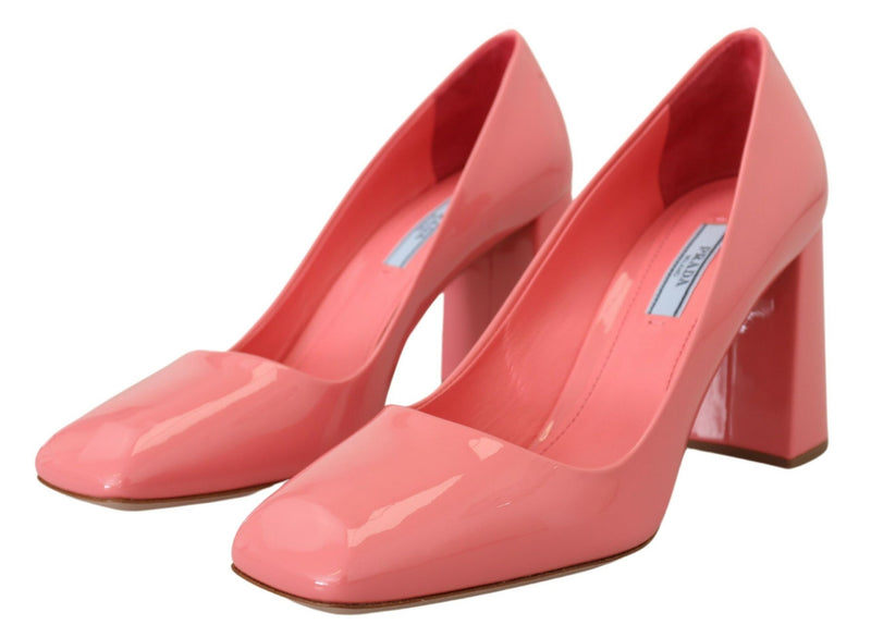 Décolleté classiche Prada in pelle verniciata rosa con tacco largo
