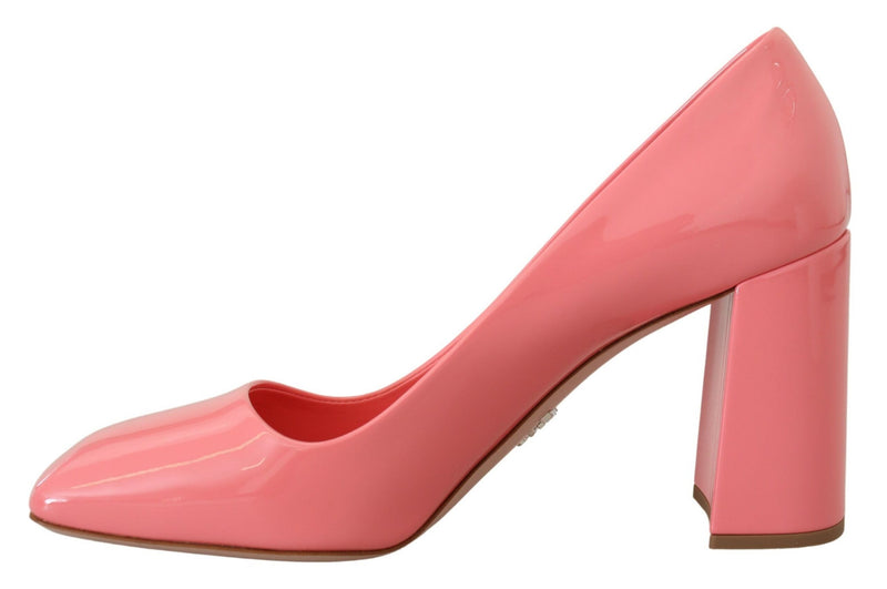 Décolleté classiche Prada in pelle verniciata rosa con tacco largo