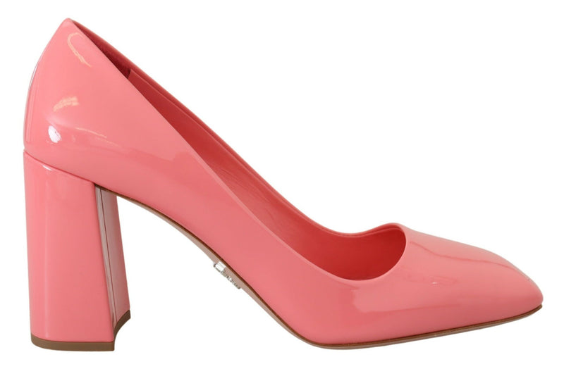 Décolleté classiche Prada in pelle verniciata rosa con tacco largo