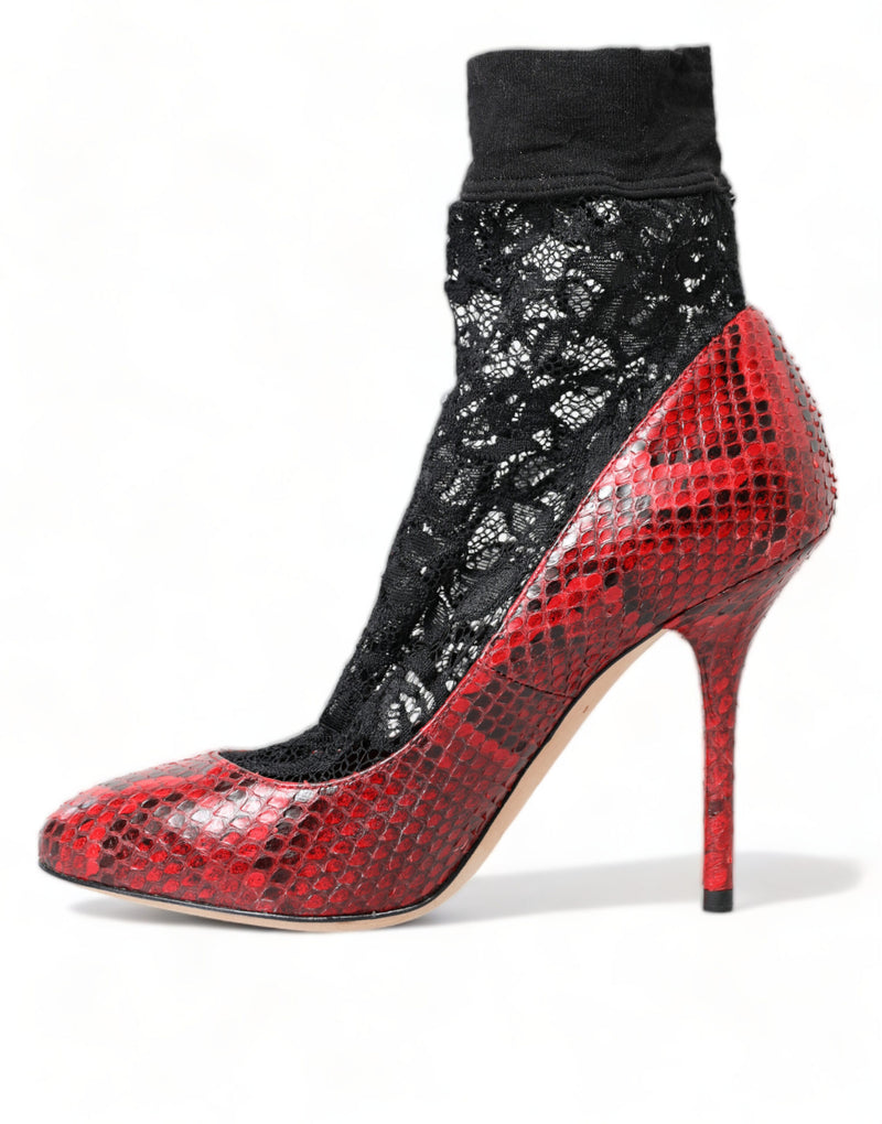 Décolleté Dolce & Gabbana in pelle di Ayers rossa con calze di pizzo