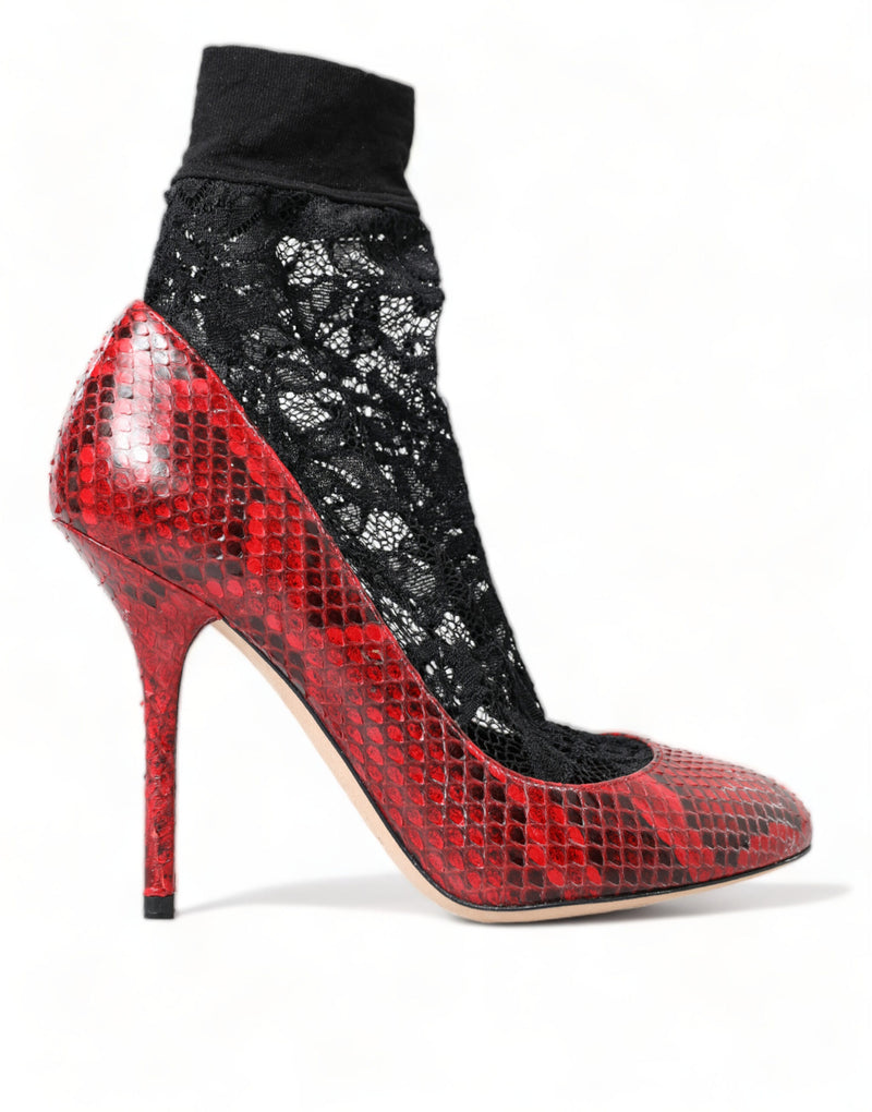 Décolleté Dolce & Gabbana in pelle di Ayers rossa con calze di pizzo