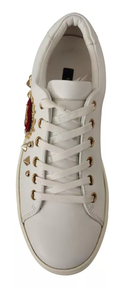 Tênis de couro branco com coração vermelho e dourado Dolce & Gabbana