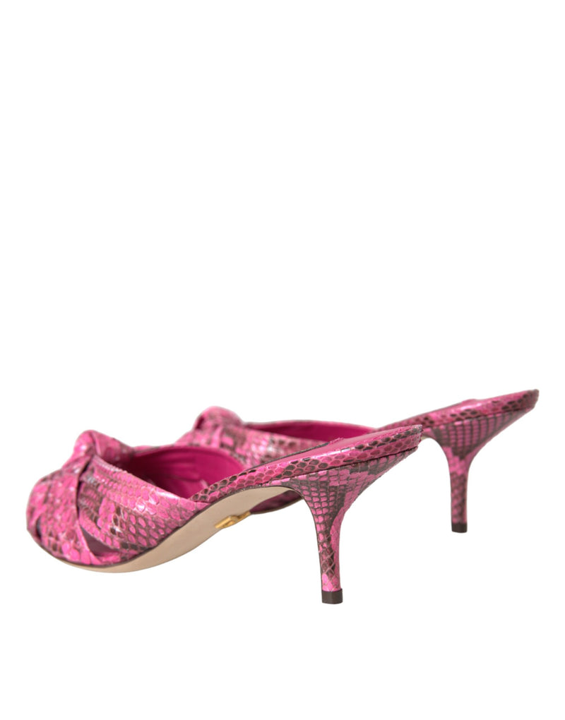 Chinelos de salto baixo rosa de couro exótico Dolce & Gabbana