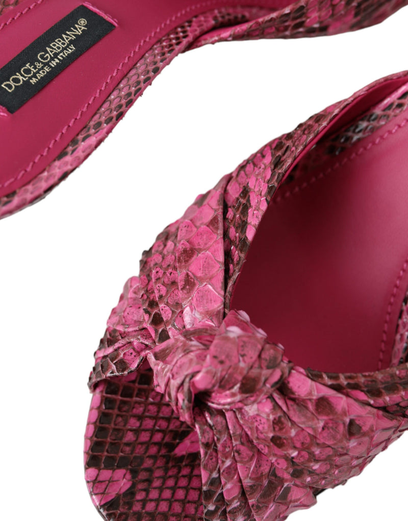 Chinelos de salto baixo rosa de couro exótico Dolce & Gabbana