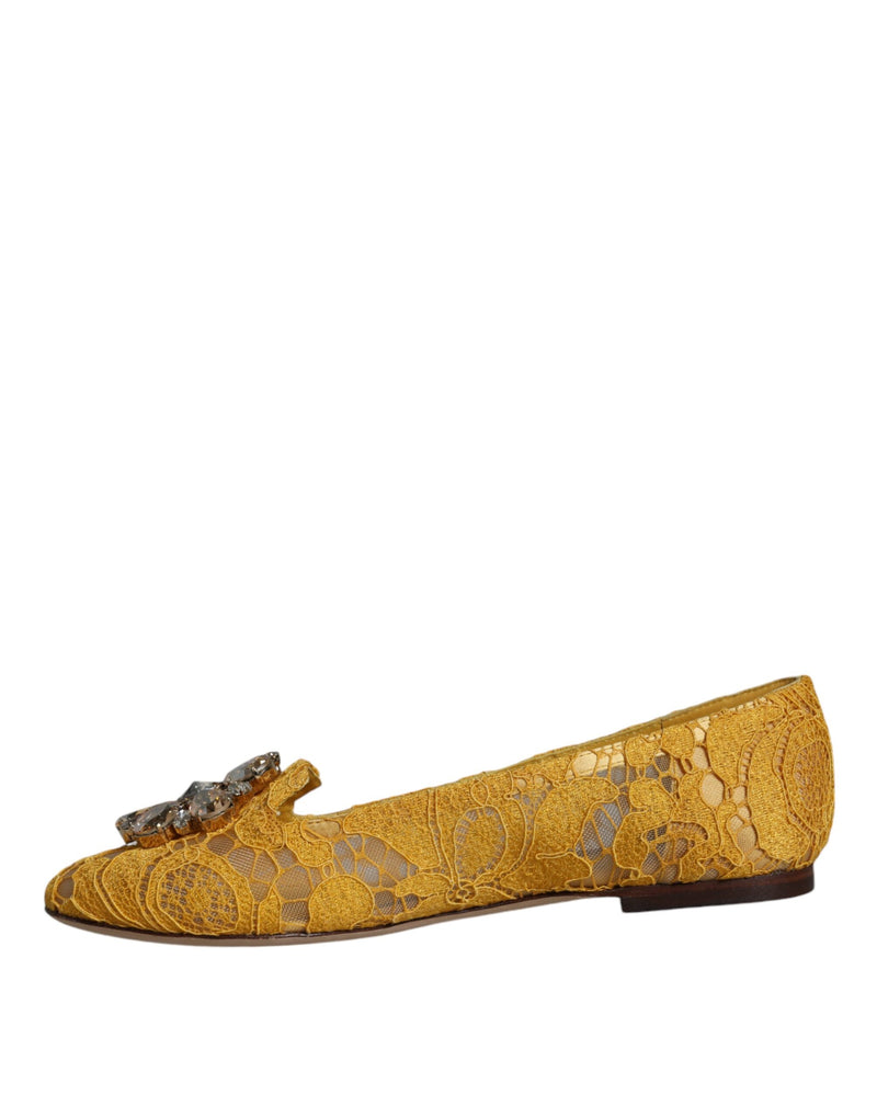 Sapatilhas tipo loafer de renda cor de mostarda com cristais Dolce & Gabbana