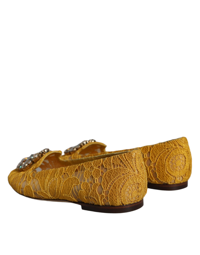 Sapatilhas tipo loafer de renda cor de mostarda com cristais Dolce & Gabbana