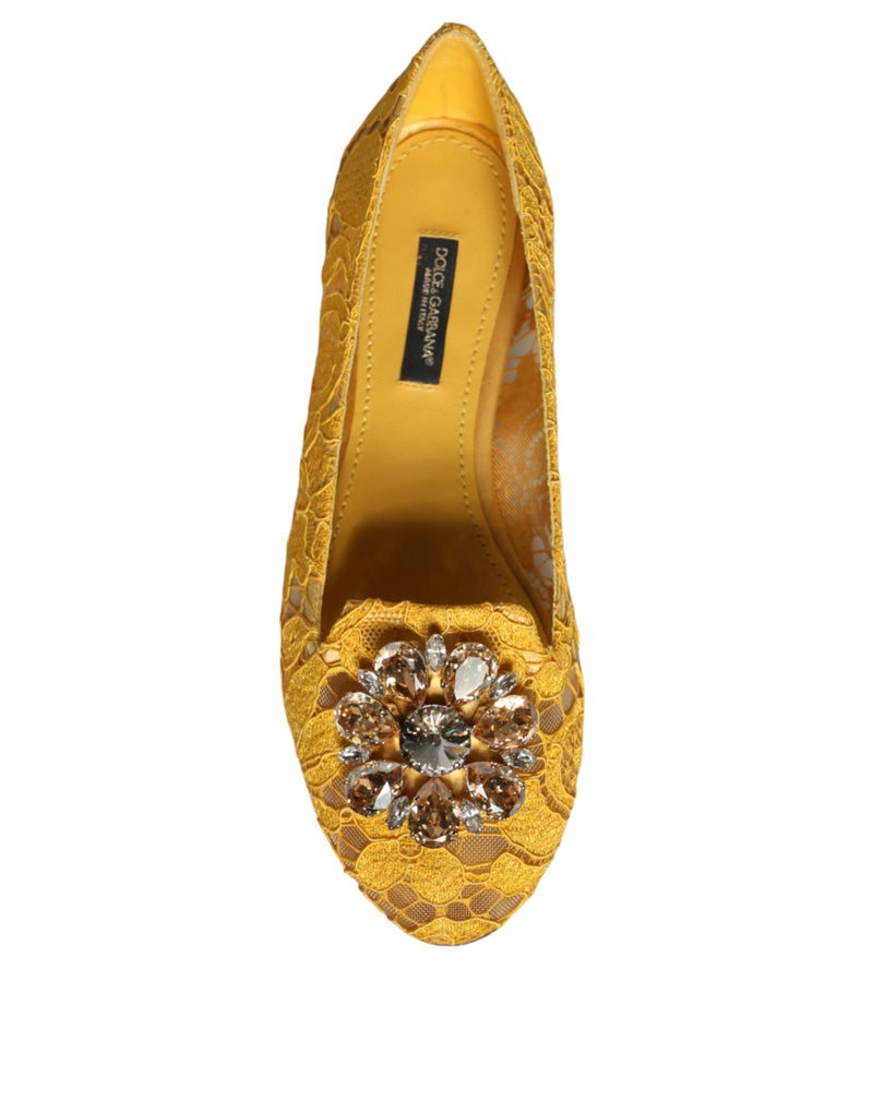 Sapatilhas tipo loafer de renda cor de mostarda com cristais Dolce & Gabbana