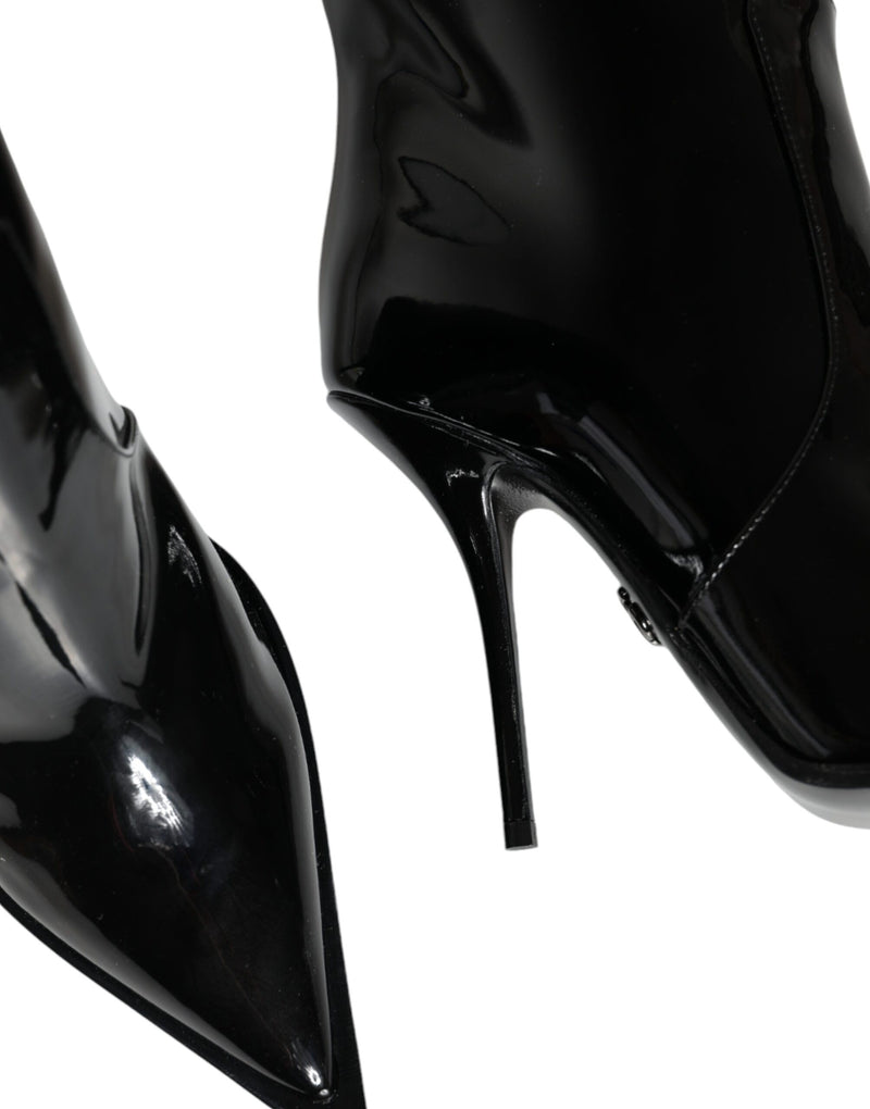 Botas altas hasta la rodilla de charol negro de Dolce & Gabbana