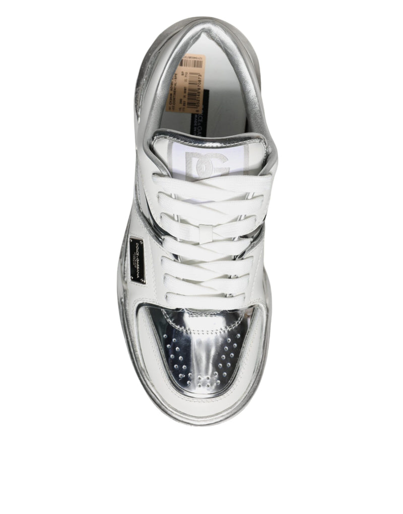 Zapatillas bajas de piel blanca y plateada de Dolce & Gabbana