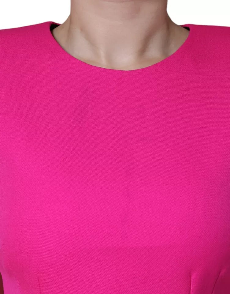 Robe Dolce & Gabbana rose, sans manches, près du corps, coupe trapèze et longueur mini