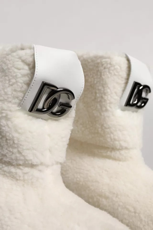 Botas acolchadas de media caña de felpa blanca con logotipo de Dolce & Gabbana