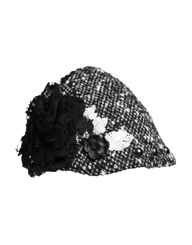 Sombrero cloche de lana negra con flores blancas y adornos de Dolce & Gabbana